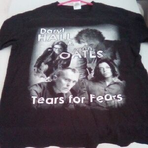 Daryl Hall & John Oates Graphic Tee Small